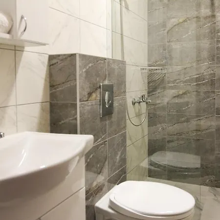 Viktorijini Konaci *