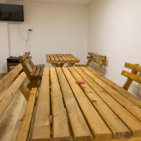 Viktorijini Konaci * Kremna